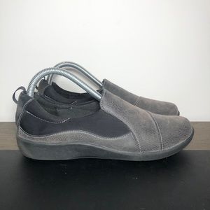 Clarks Womens Cloudsteppers Grey Black Slip On Shoes Size 9